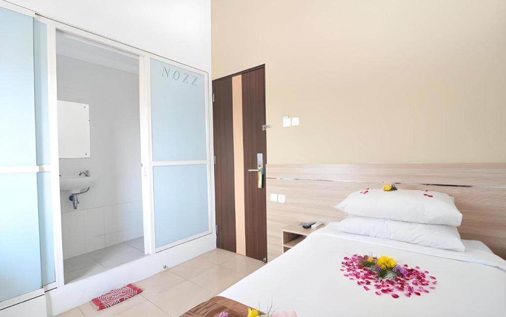Guest House Nozz Semarang Exterior foto