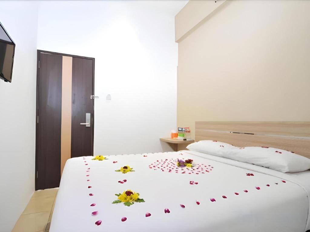 Guest House Nozz Semarang Exterior foto