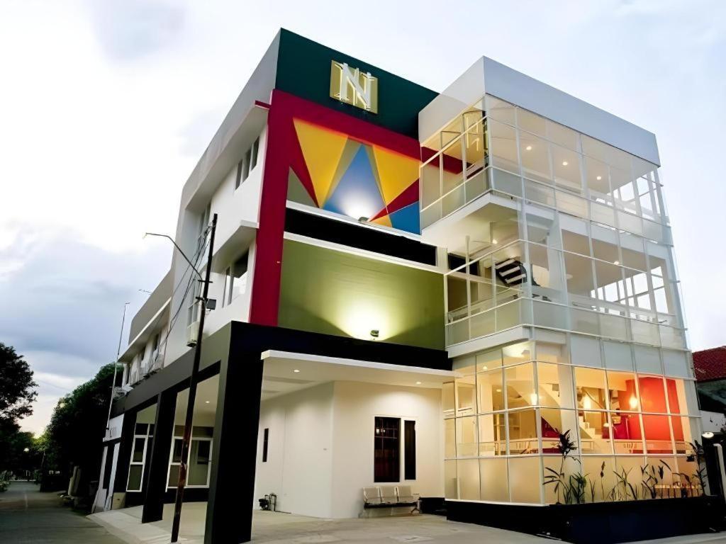 Guest House Nozz Semarang Exterior foto