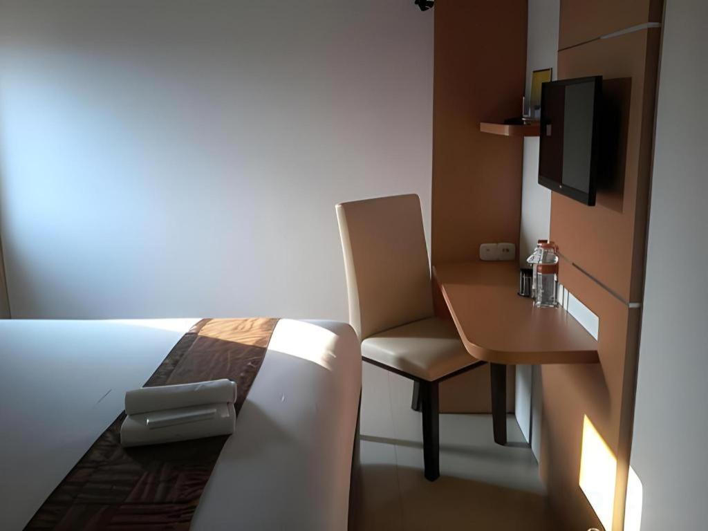 Guest House Nozz Semarang Exterior foto